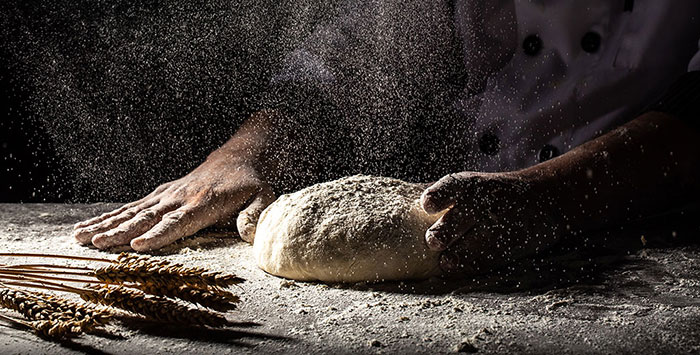 Etapele preparârii pâinii cu maia